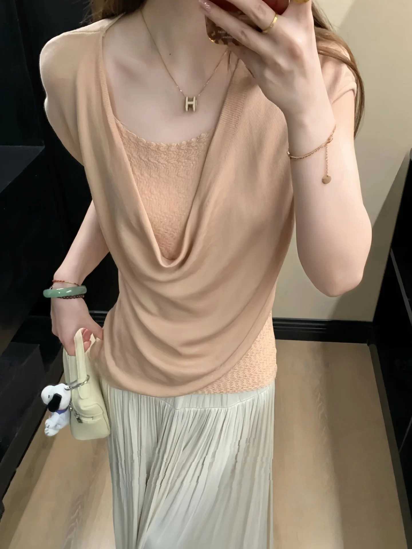 Light Mature V-Neck Faux Two-Piece Lace Panel Short Sleeve T-Shirt for Women 2026 Summer Slimming Top - Image 3